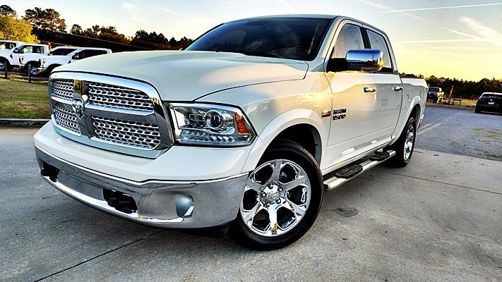 Used 2016 RAM 1500 Laramie w/ Convenience Group image 1