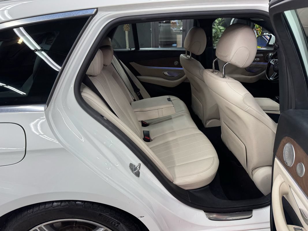 Used 2017 Mercedes-Benz E 400 4MATIC Wagon image 20