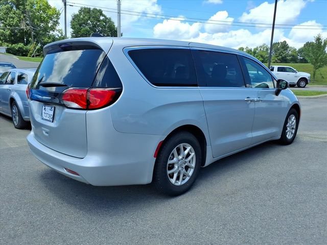 Used 2023 Chrysler Voyager LX FWD image 8
