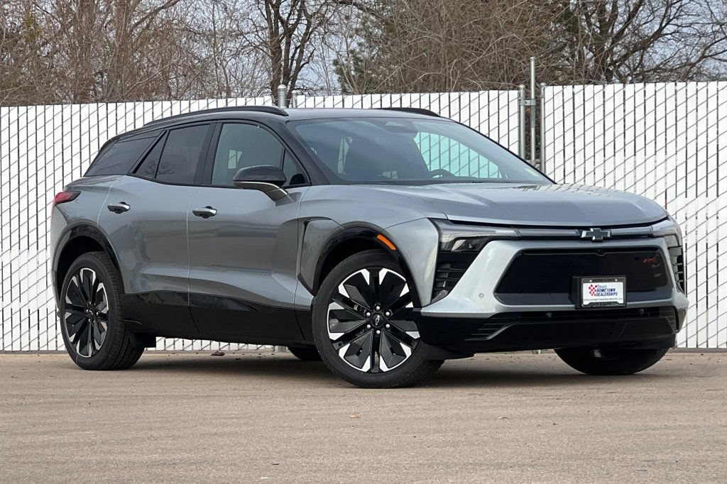 New 2026 Chevrolet Blazer EV RS w/ Super Cruise Package AWD/4WD image 2