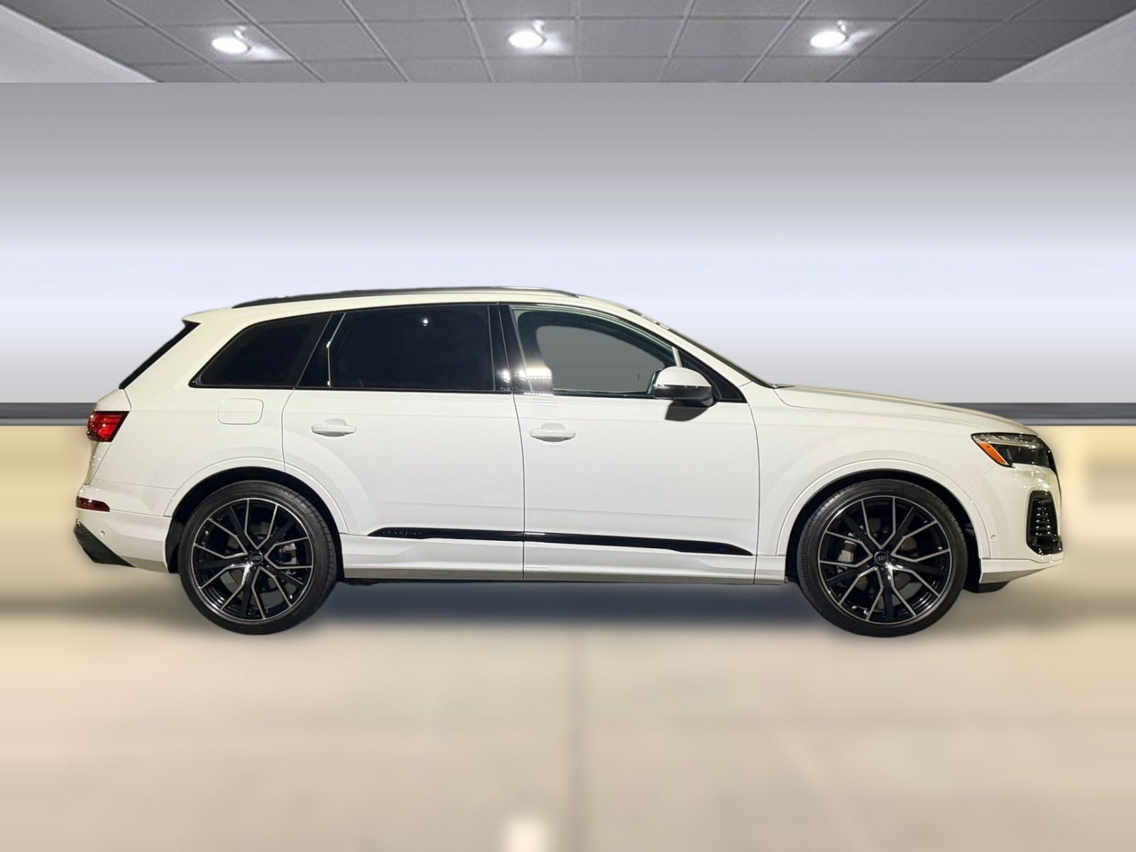 Used 2025 Audi Q7 3.0T Premium Plus w/ Premium Plus Package AWD/4WD image 8