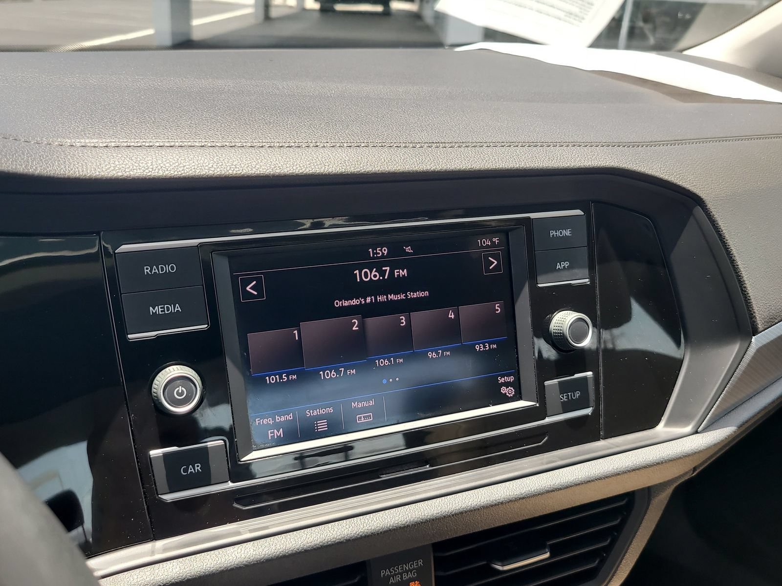 Used 2019 Volkswagen Jetta SE w/ Cold Weather Package FWD image 20