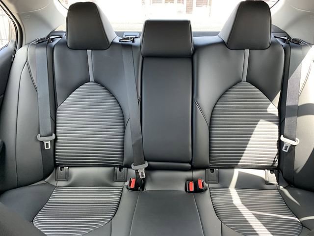Used 2022 Toyota Camry SE w/ Convenience Package FWD image 30