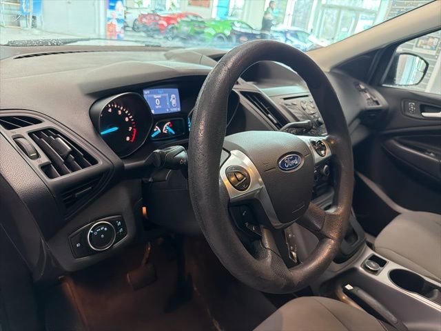 Used 2015 Ford Escape SE image 16