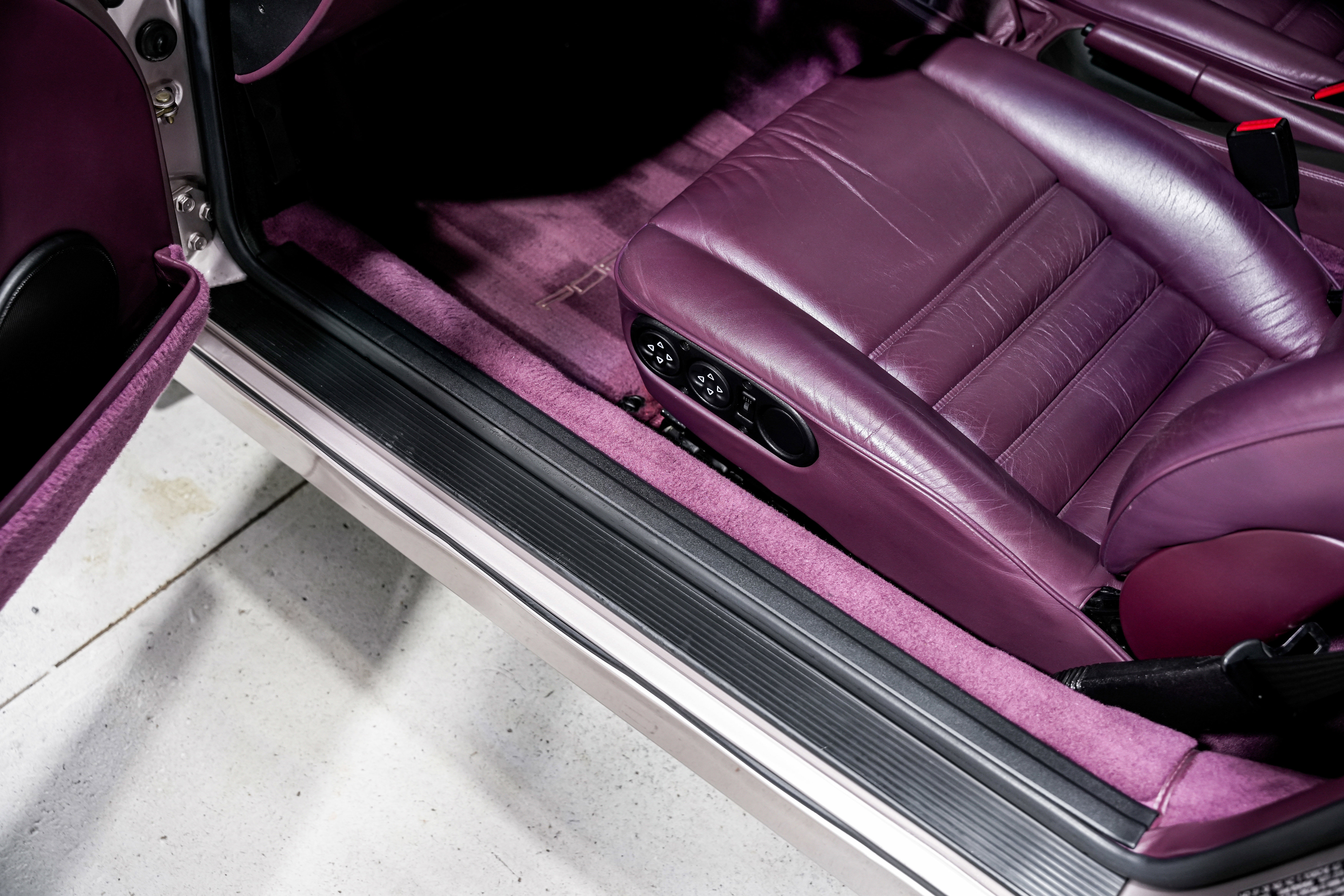Used 1994 Porsche 911 Turbo RWD image 27