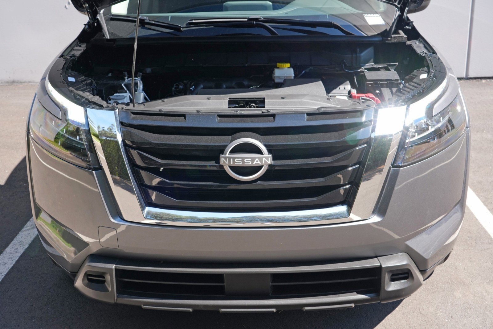 Used 2025 Nissan Pathfinder S FWD image 7