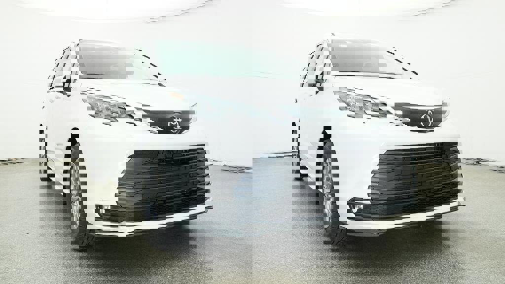 New 2026 Toyota Sienna XLE image 18