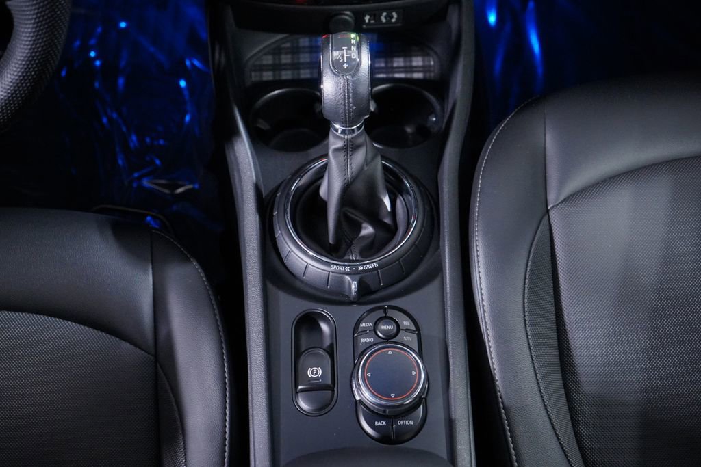 Used 2016 MINI Cooper Clubman FWD image 14