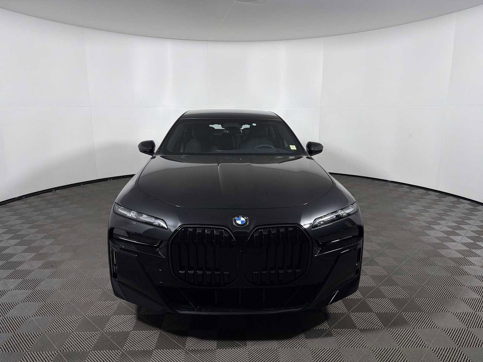 New 2026 BMW 740i xDrive w/ Executive Package AWD/4WD image 5