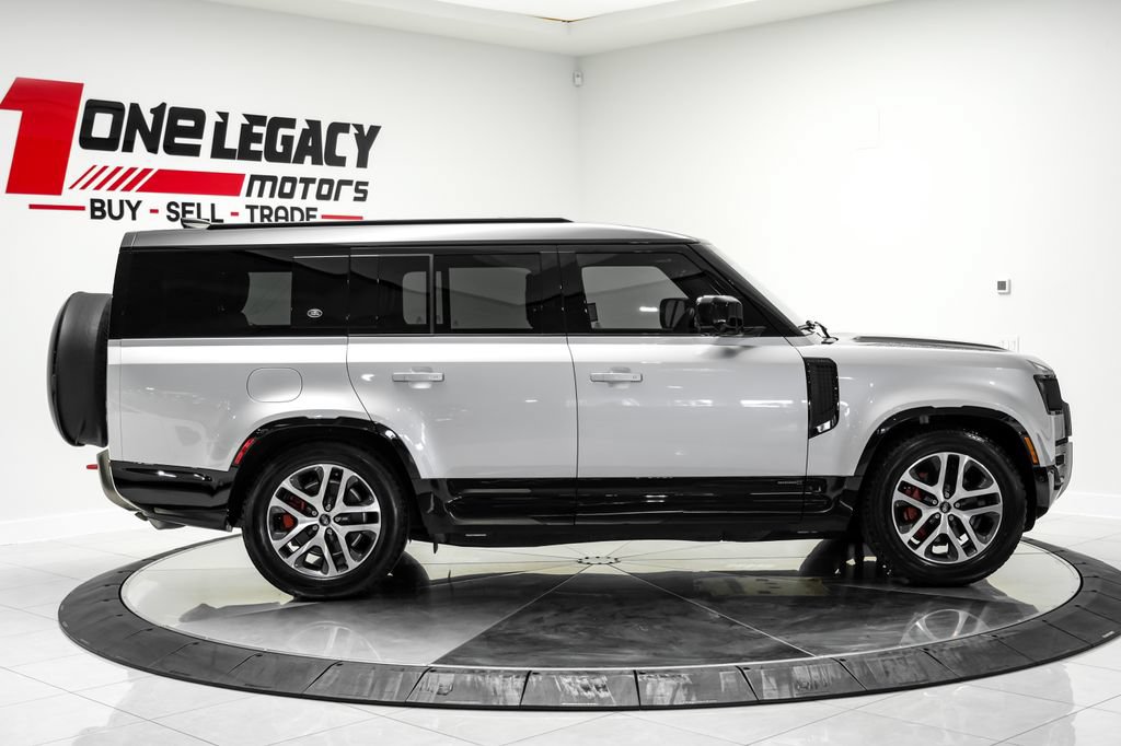 Used 2024 Land Rover Defender 130 X AWD/4WD image 9