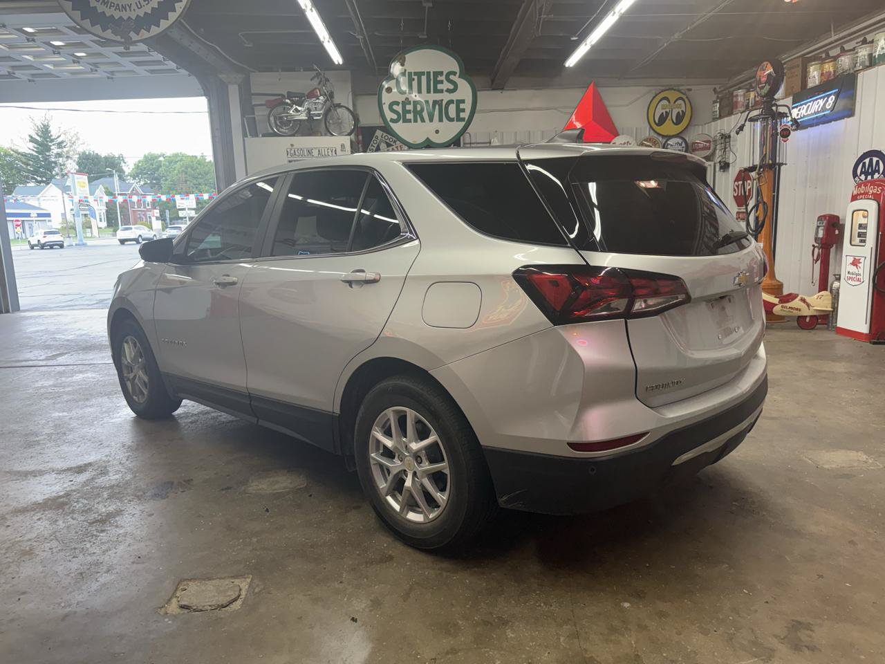 Used 2022 Chevrolet Equinox LT FWD image 3
