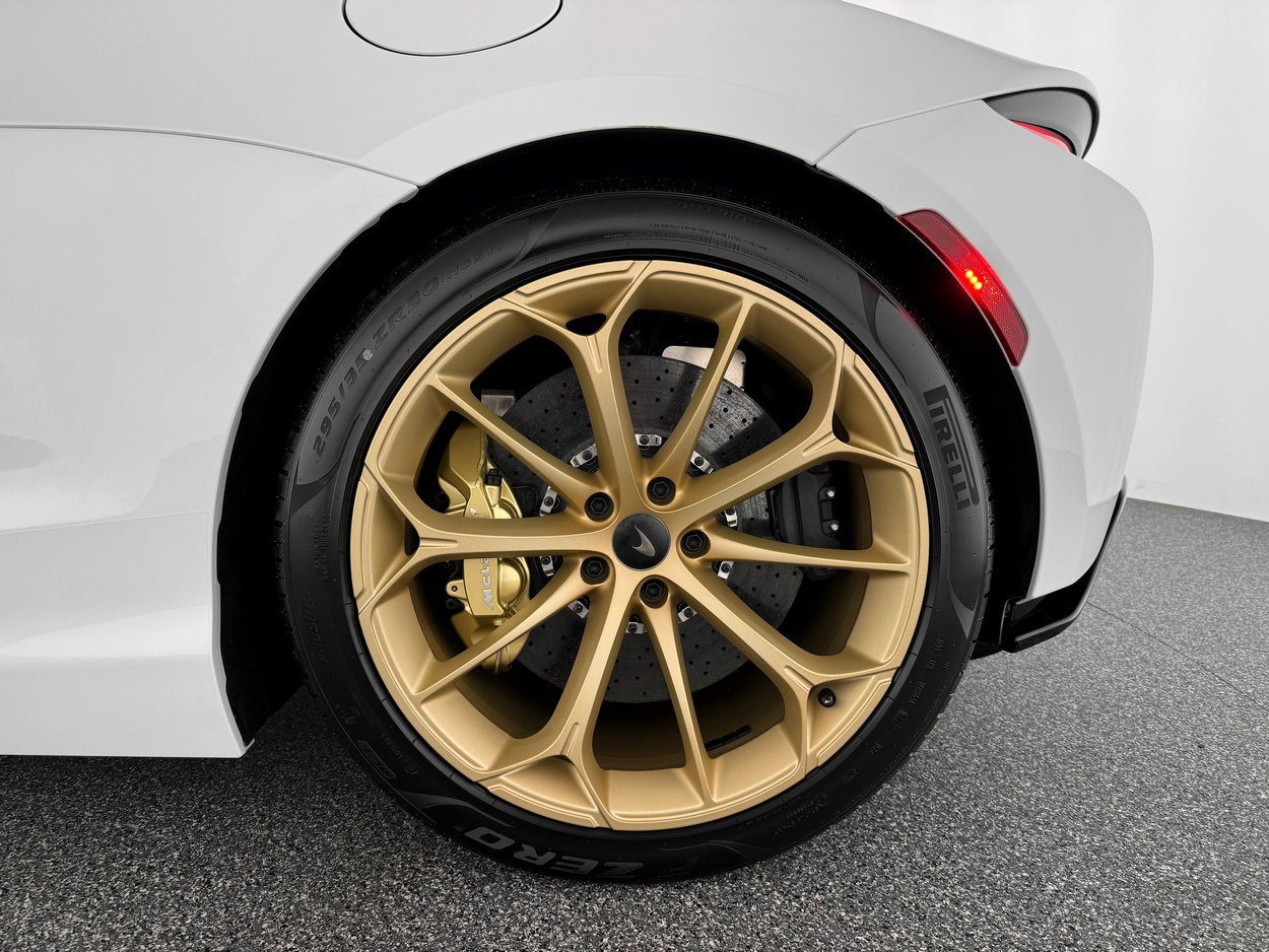 New 2026 McLaren Artura Spider image 32