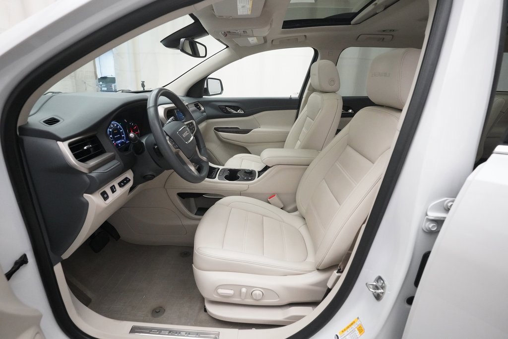 Used 2023 GMC Acadia Denali w/ Trailering Package image 7