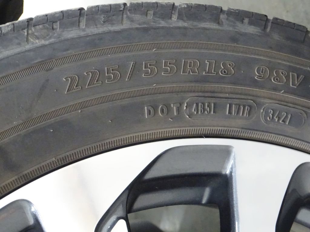 Used 2022 Toyota Corolla Cross XLE image 43