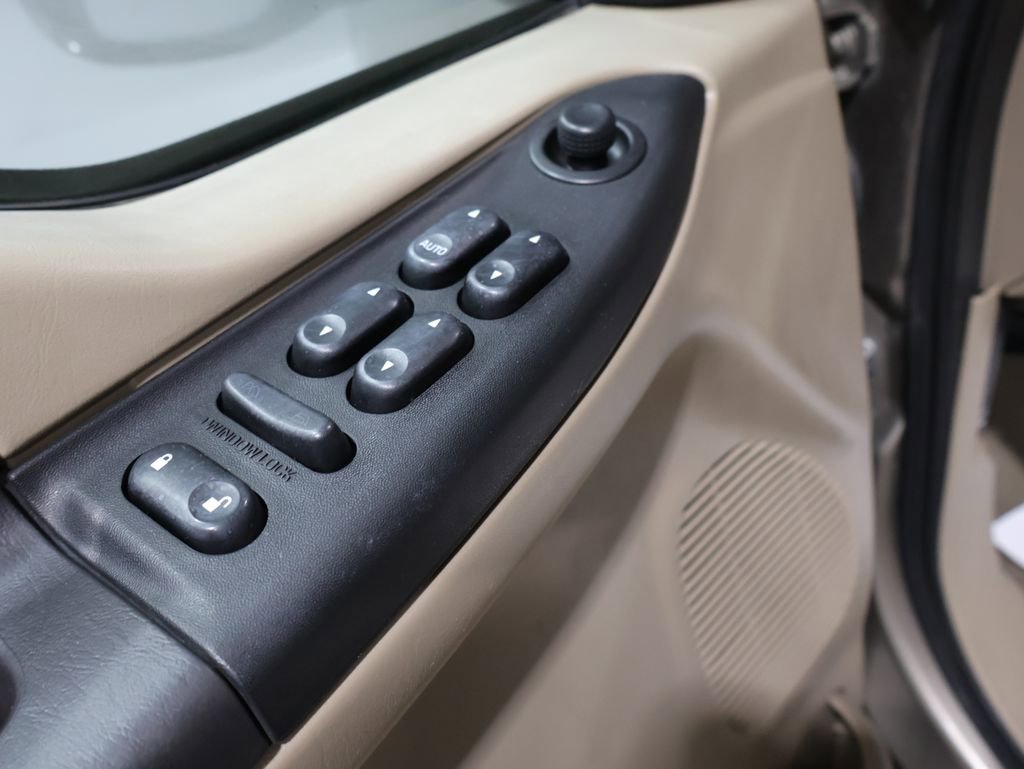 Used 2006 Ford F250 Lariat image 13