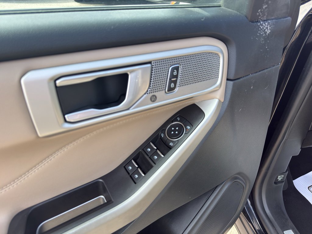 Used 2023 Ford Explorer Limited image 24