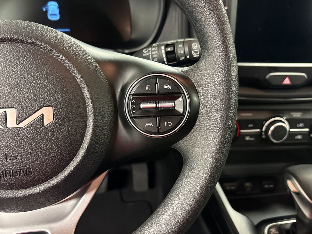 Used 2025 Kia Soul LX w/ LX Technology Package FWD image 31