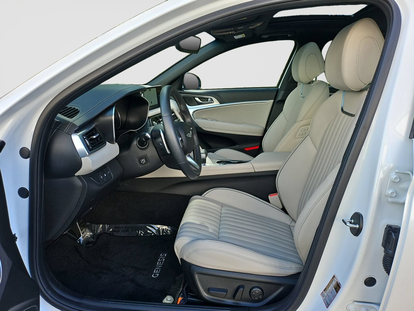 Used 2023 Genesis G70 2.0T w/ Sport Prestige Package RWD image 23