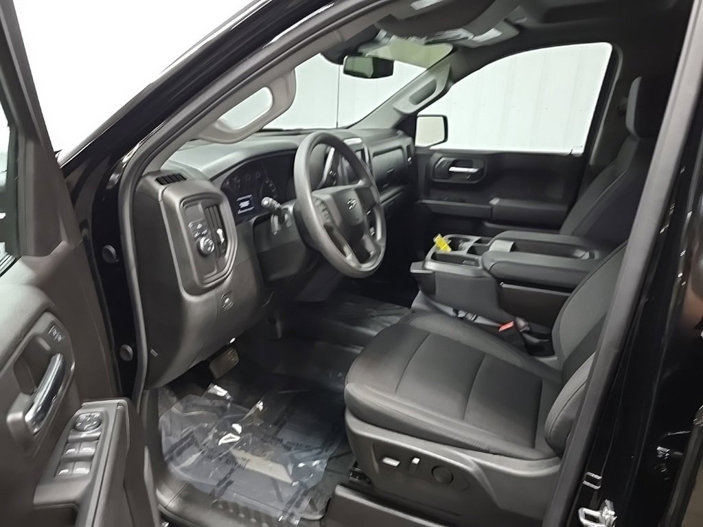 Used 2024 Chevrolet Silverado 1500 Custom w/ Dark Appearance Package image 28