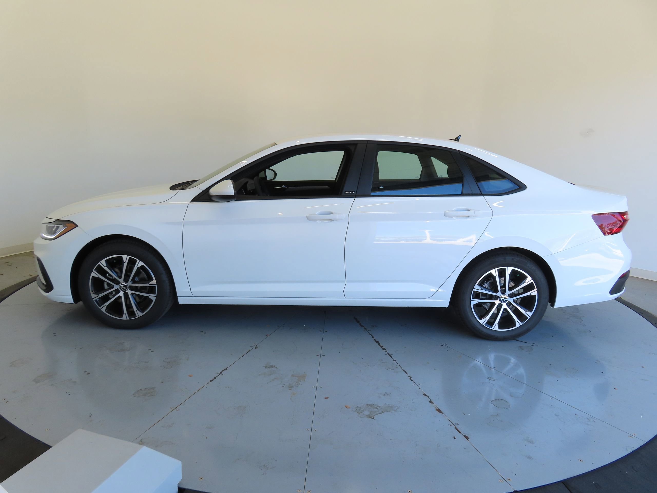 New 2026 Volkswagen Jetta Sport FWD image 6