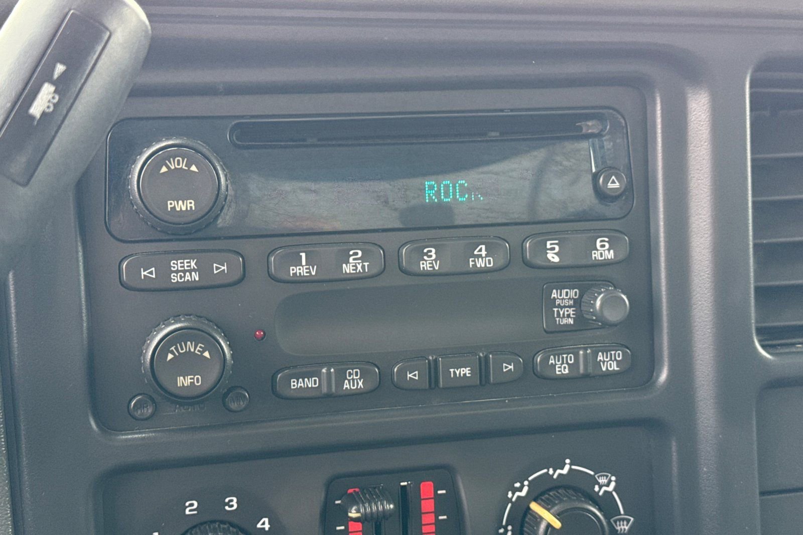 Used 2006 GMC Sierra 2500 SLE w/ Skid Plate Package image 14