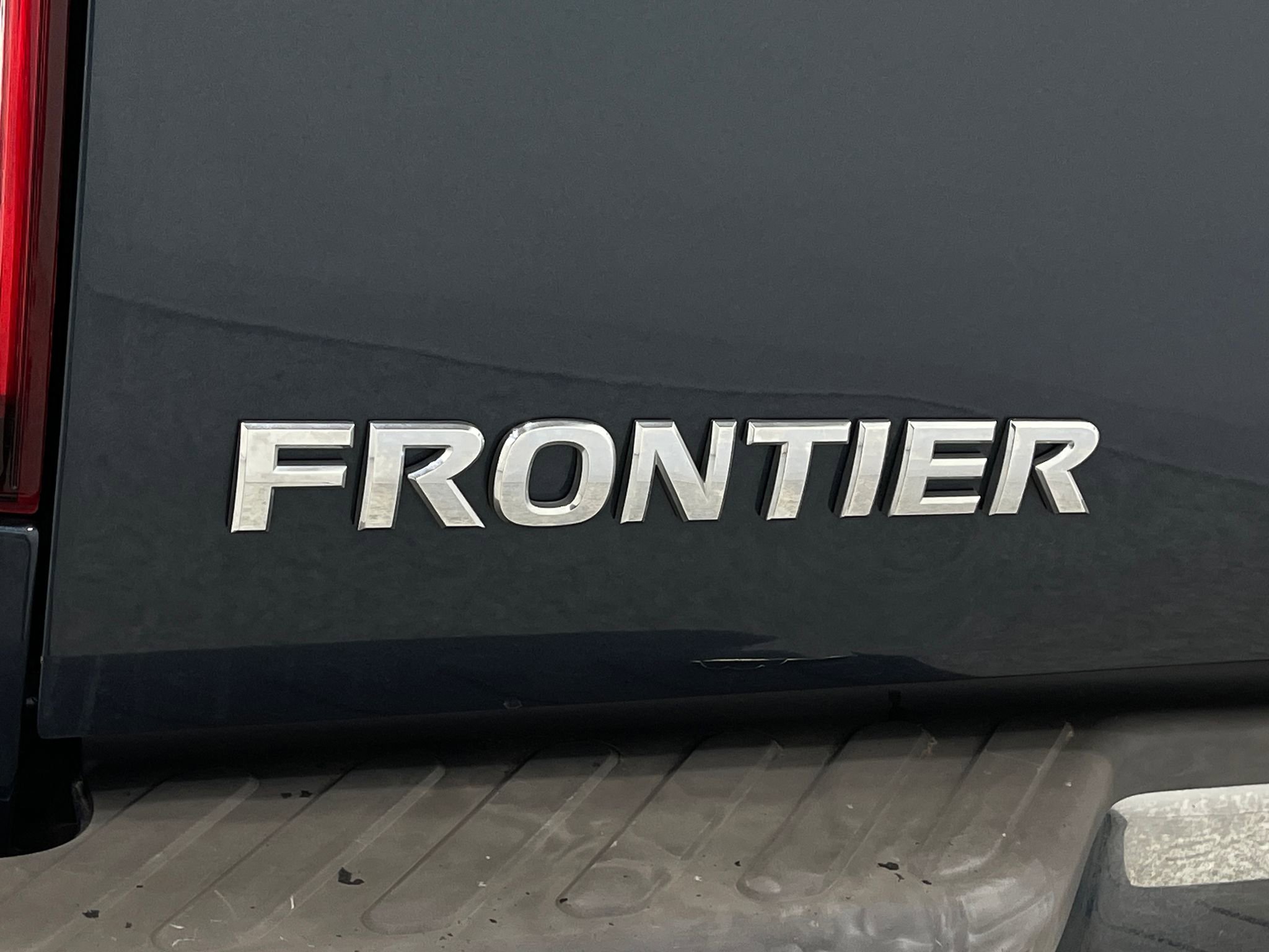 Used 2017 Nissan Frontier SV image 35