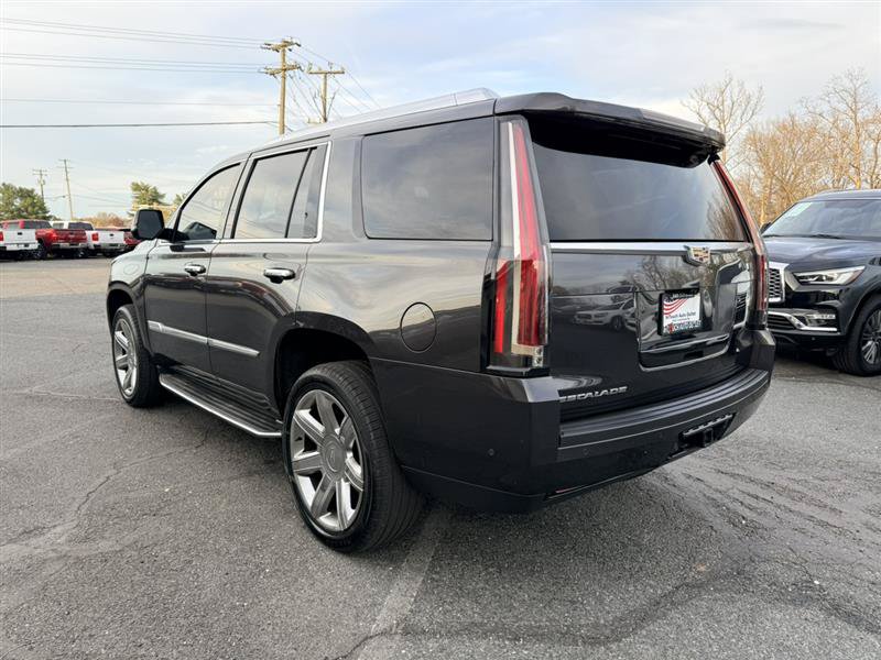 Used 2017 Cadillac Escalade Luxury AWD/4WD image 7