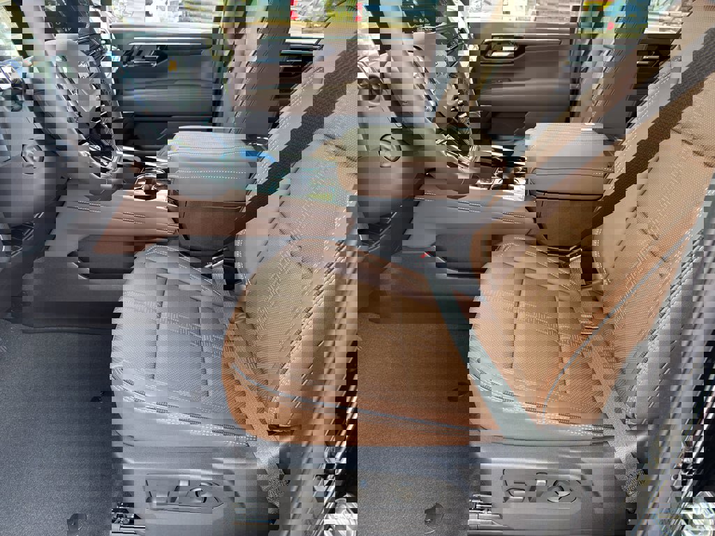 New 2026 Chevrolet Suburban High Country image 13