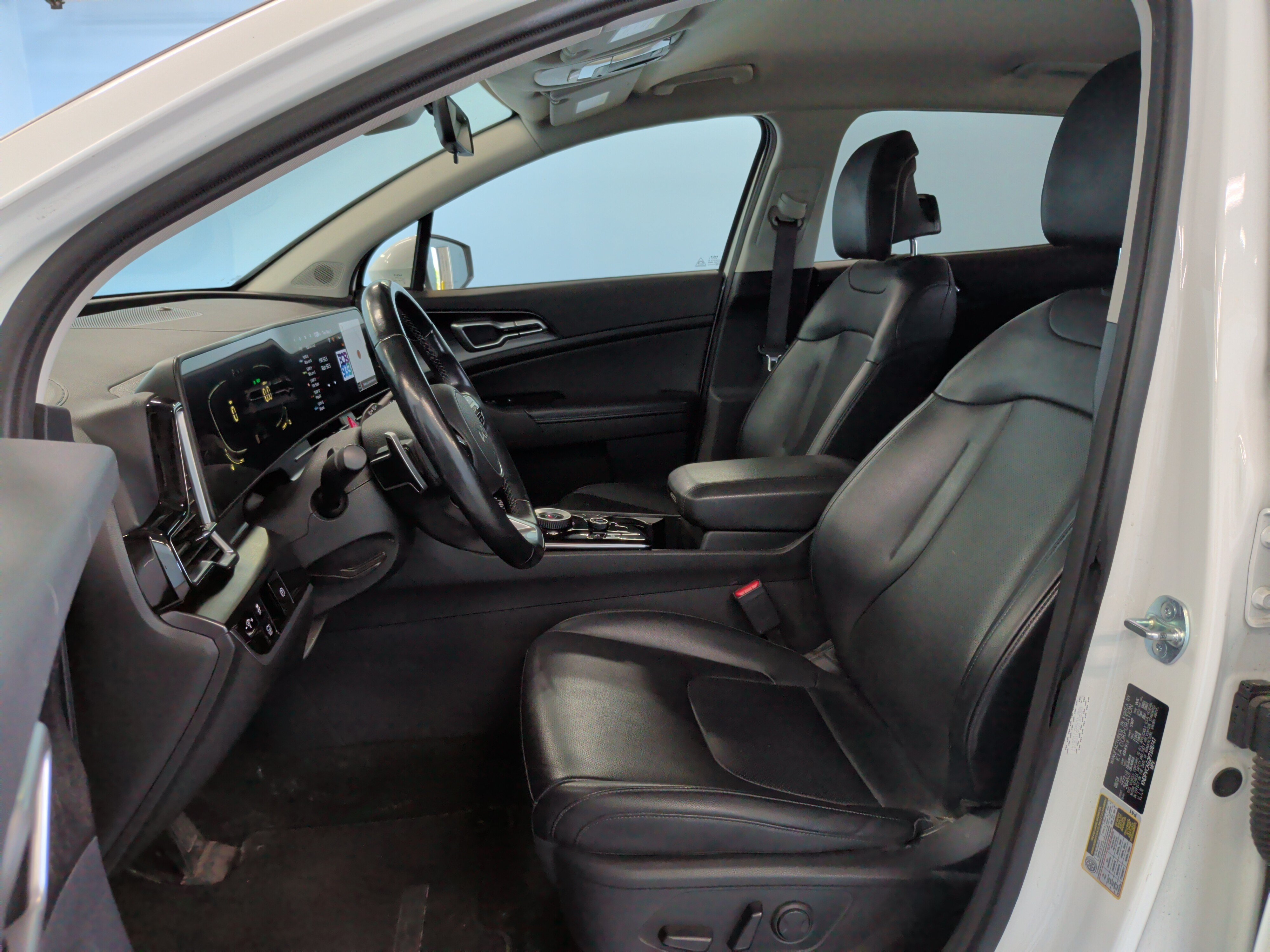 Used 2023 Kia Sportage EX AWD/4WD image 28