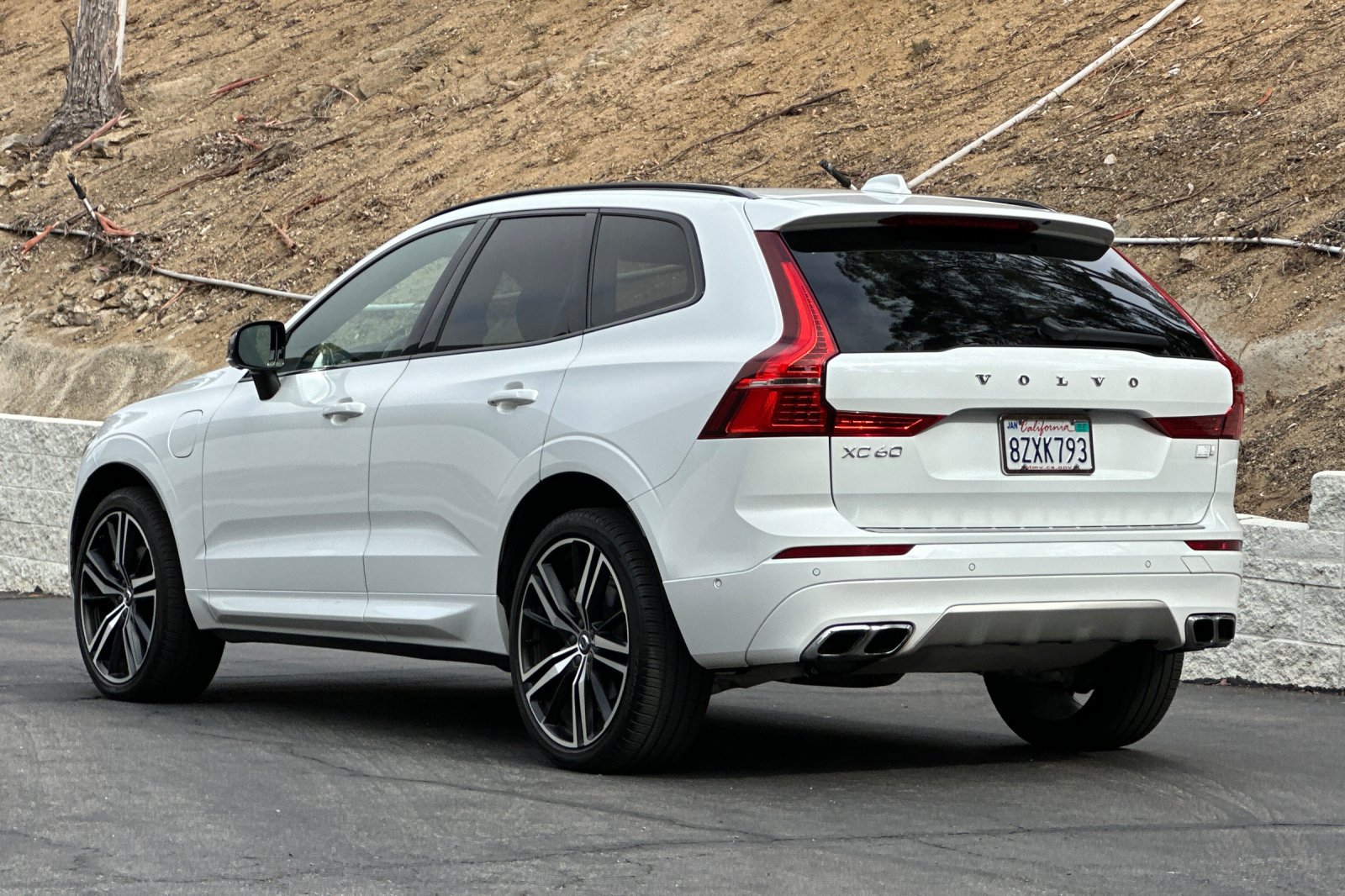Used 2021 Volvo XC60 T8 R-Design w/ Advanced Package AWD/4WD image 6