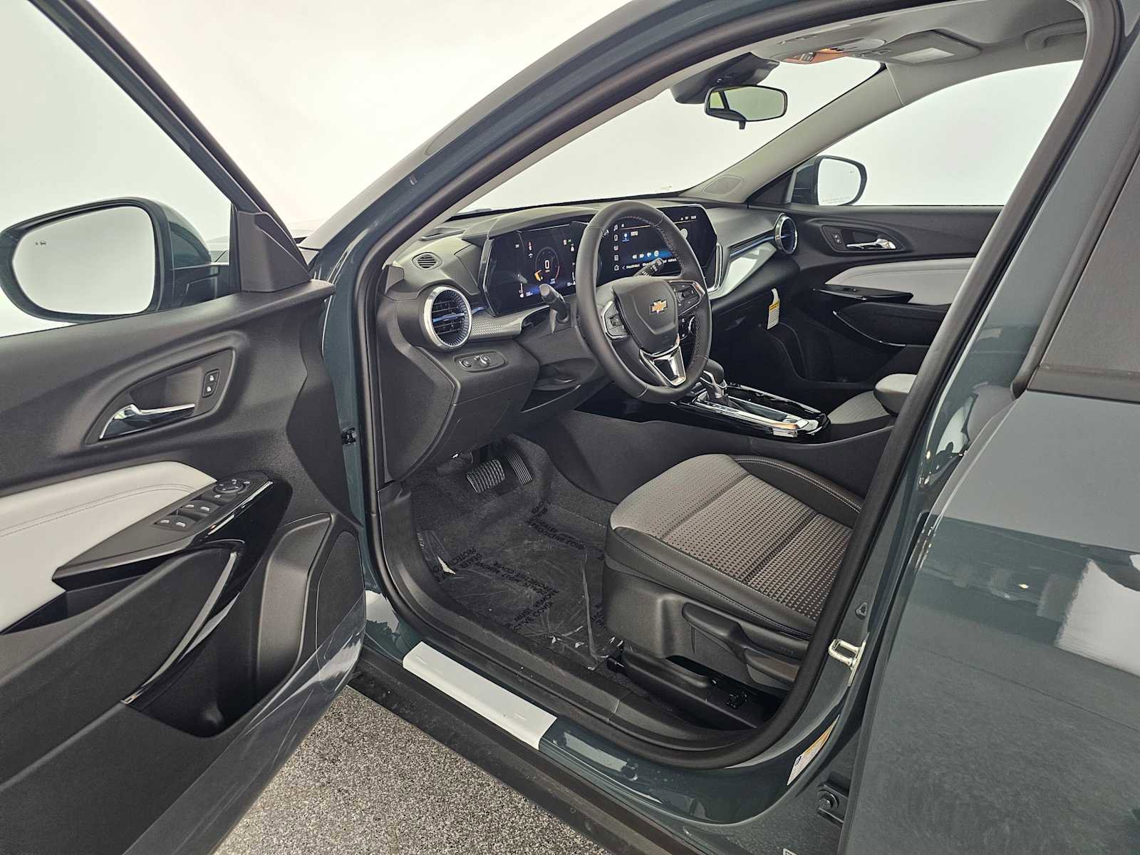 New 2026 Chevrolet Trax LT w/ Driver Confidence Package FWD image 19