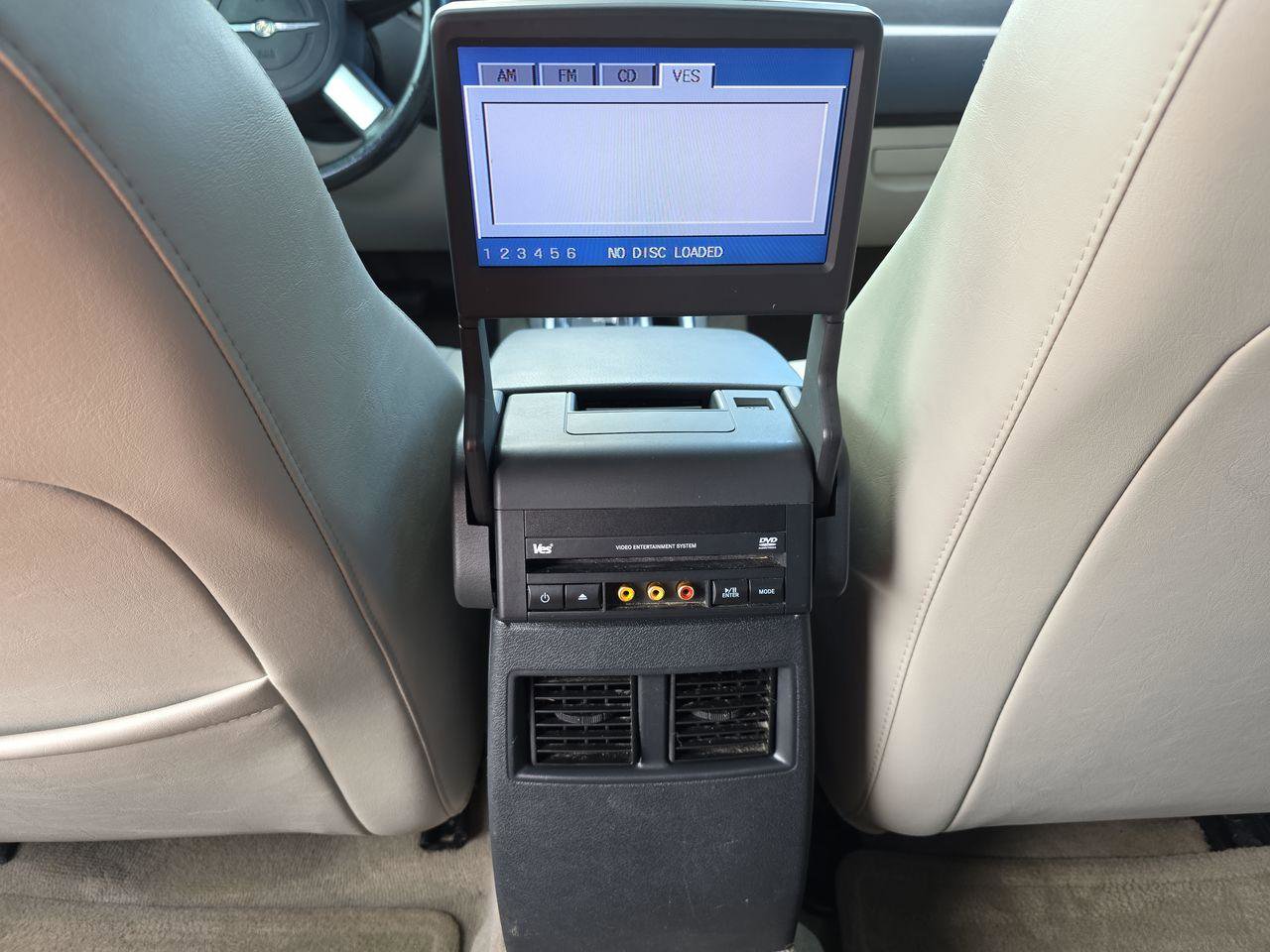 Used 2006 Chrysler 300 C w/ Navigation & Sound Group II image 22