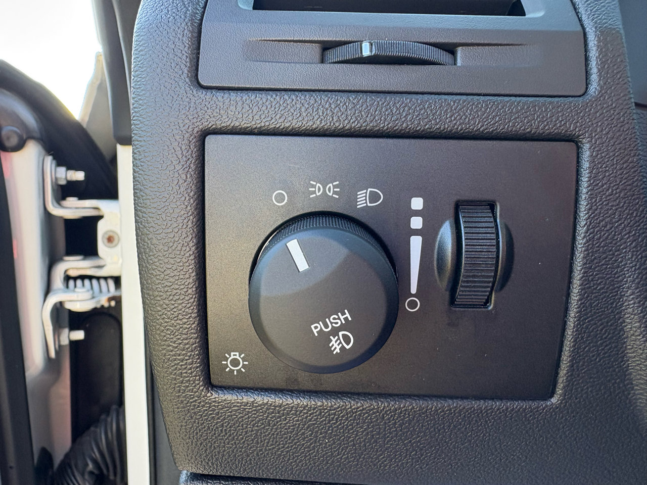 Used 2009 Dodge Challenger R/T w/ Sound Group image 9