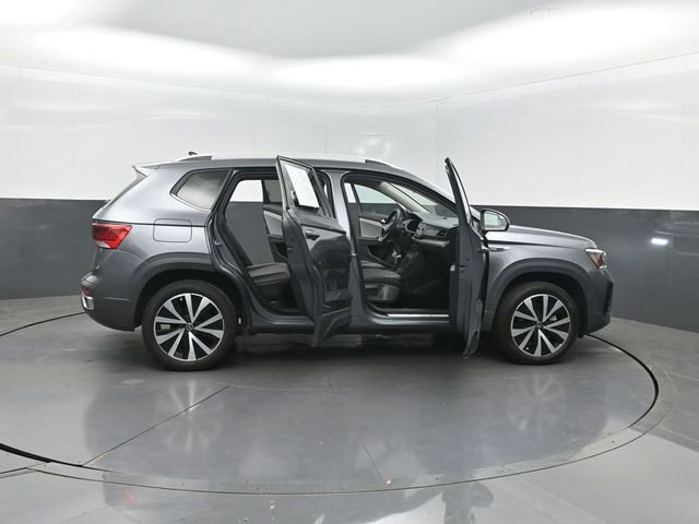 Used 2022 Volkswagen Taos SE FWD image 35