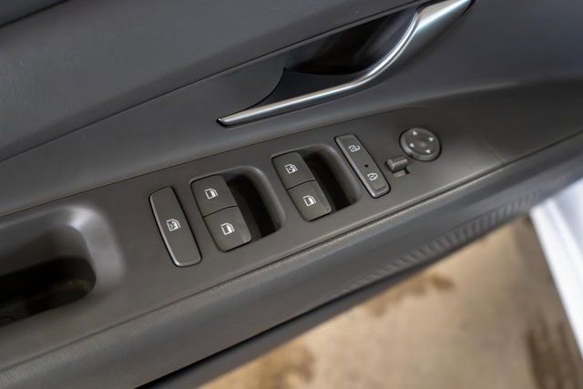 Used 2021 Hyundai Elantra Blue image 20