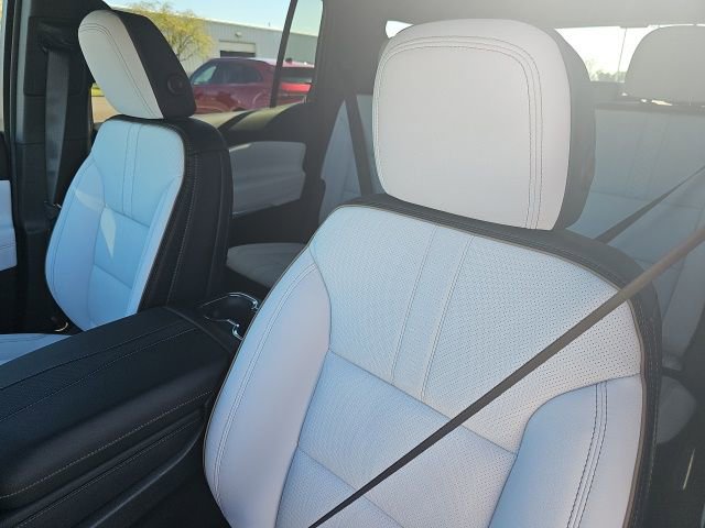 New 2026 Chevrolet Traverse High Country w/ LPO, Floor Liner Package image 21