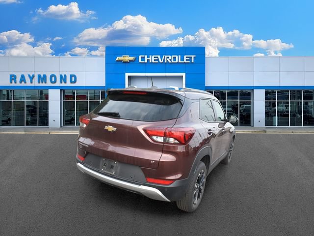Used 2022 Chevrolet TrailBlazer LT w/ Convenience Package FWD image 3