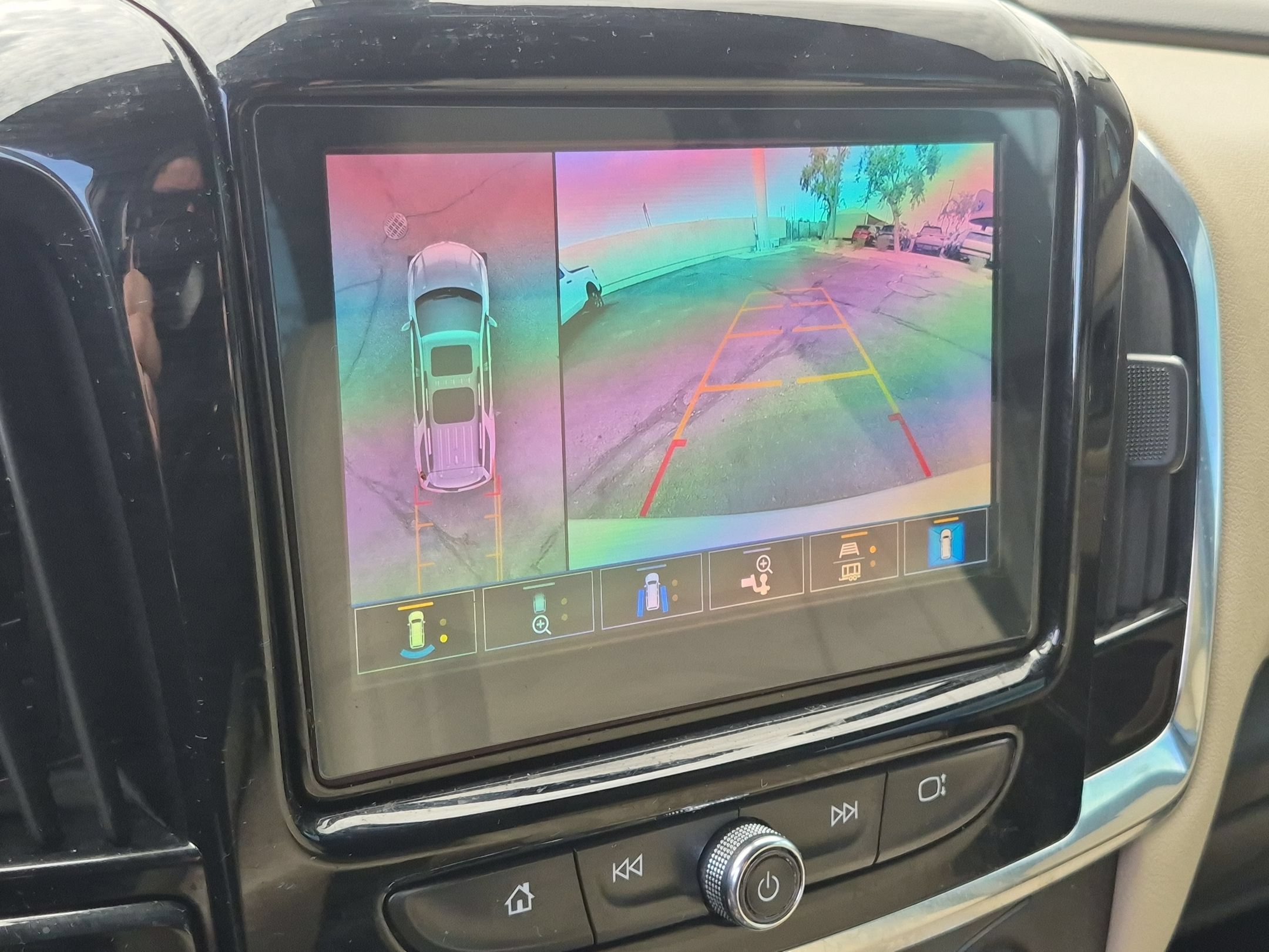 Used 2023 Chevrolet Traverse LT FWD image 19
