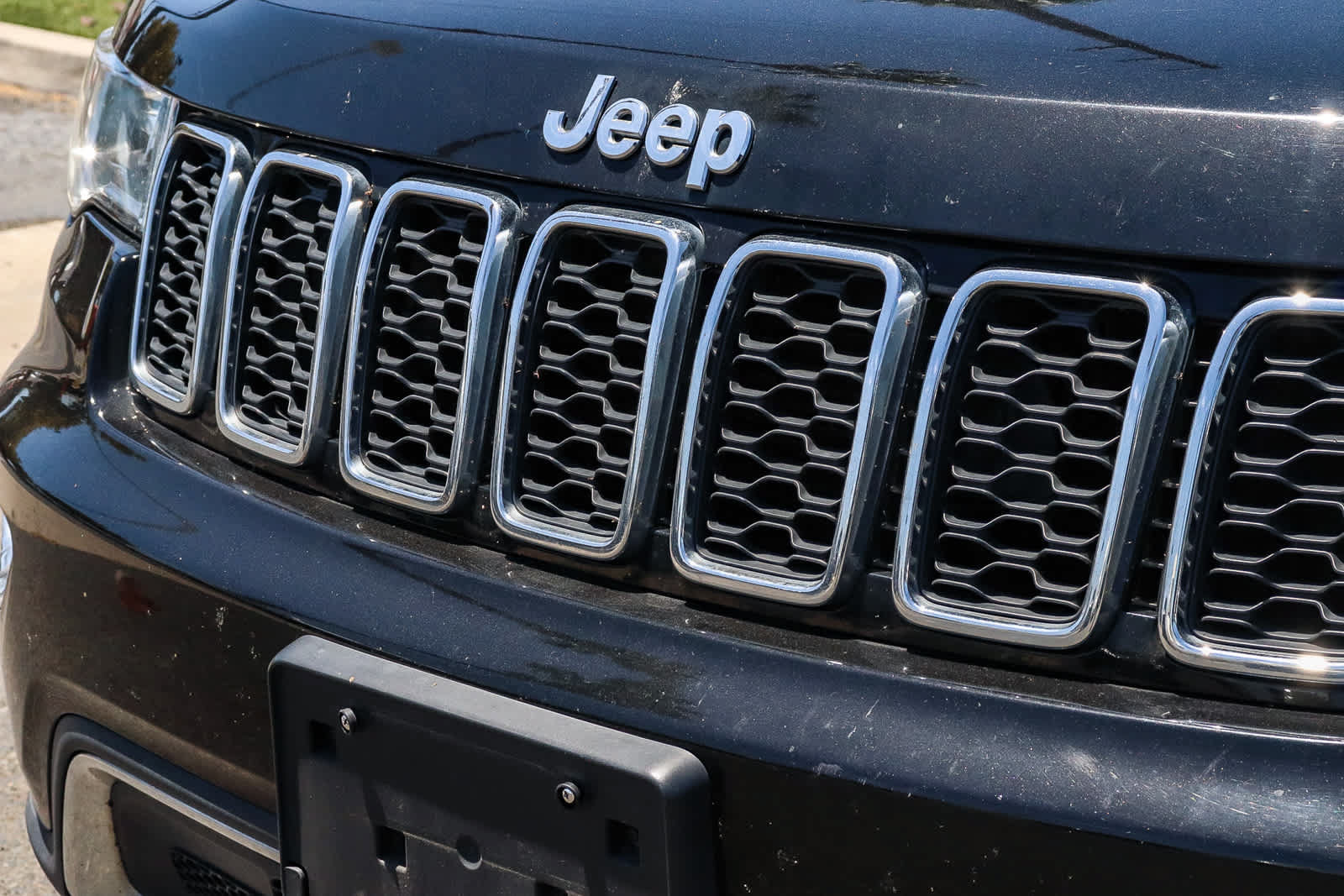 Used 2019 Jeep Grand Cherokee Limited RWD image 3