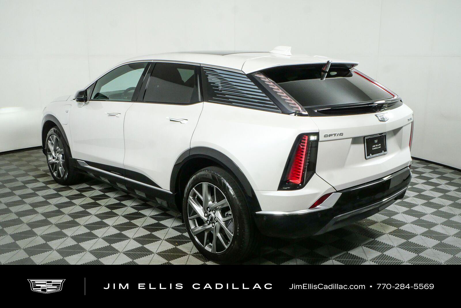 Used 2025 Cadillac Optiq Luxury 1 AWD/4WD image 29