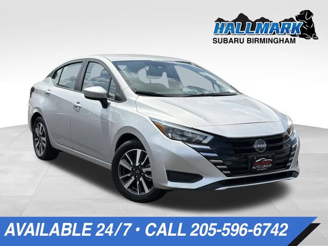 Used 2025 Nissan Versa SV FWD image 1