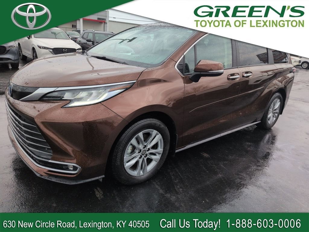 Certified 2024 Toyota Sienna Limited image 1