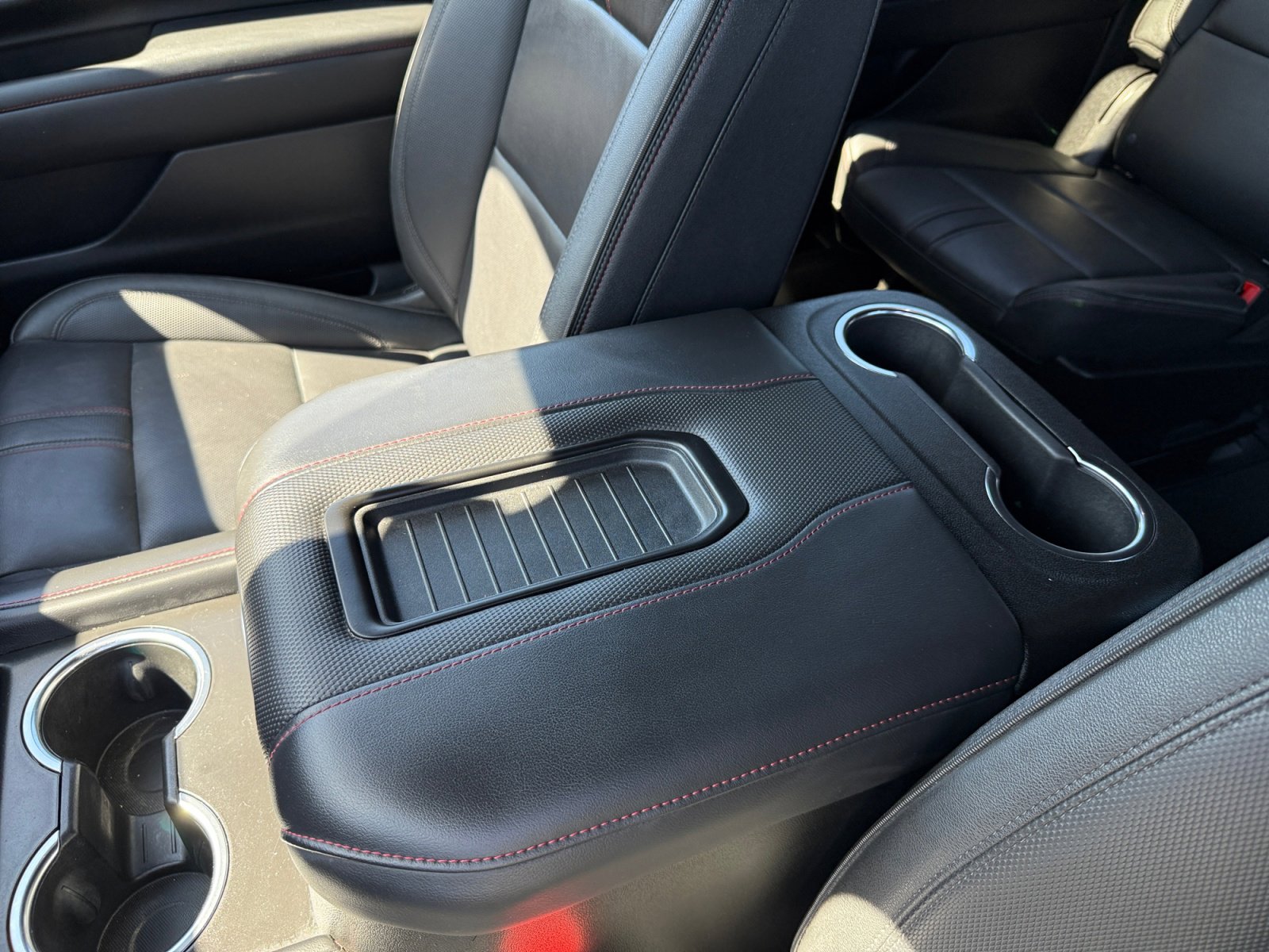 Used 2024 Chevrolet Suburban RST w/ Luxury Package image 14