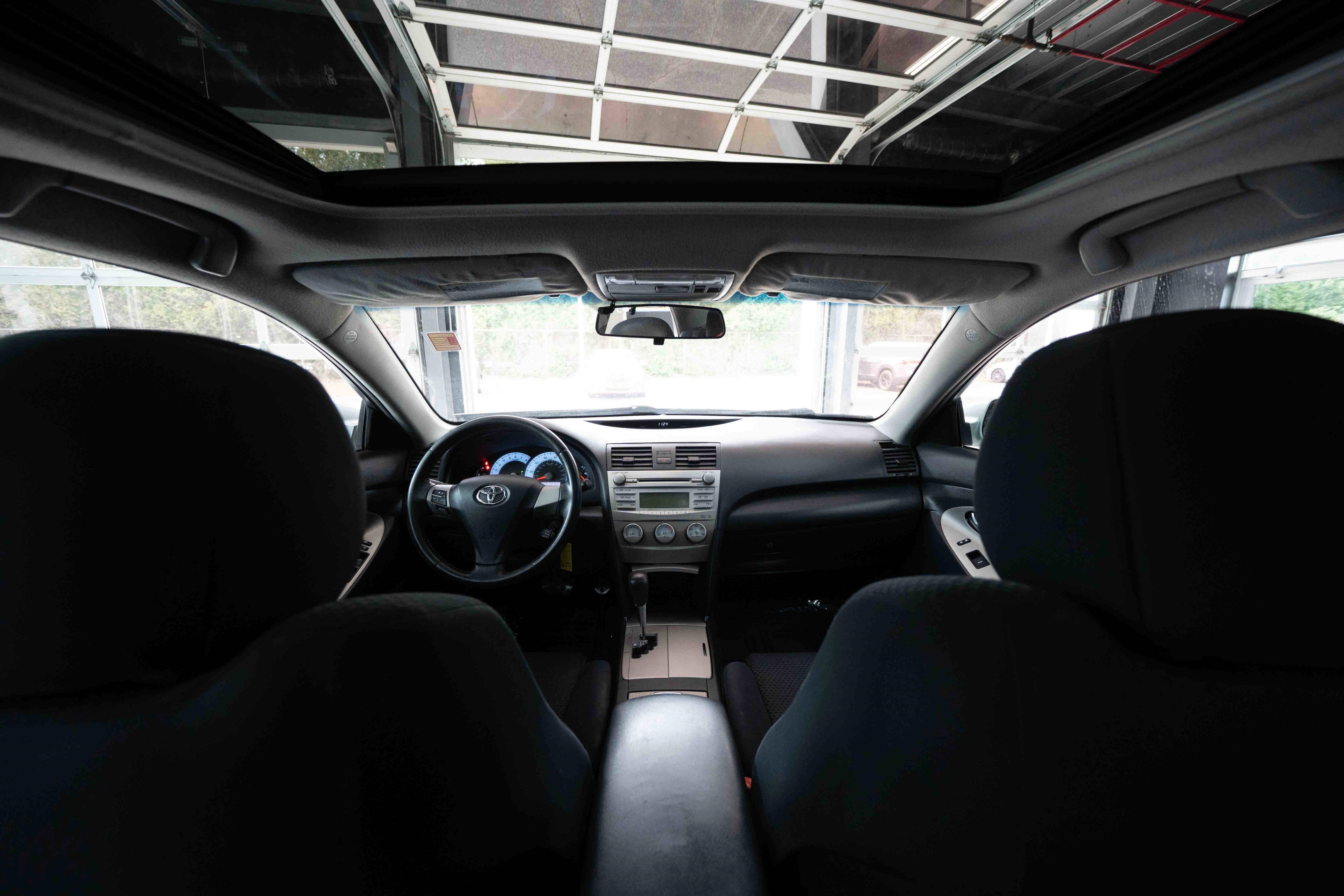 Used 2011 Toyota Camry SE w/ SE Extra-Value Pkg #1 image 19