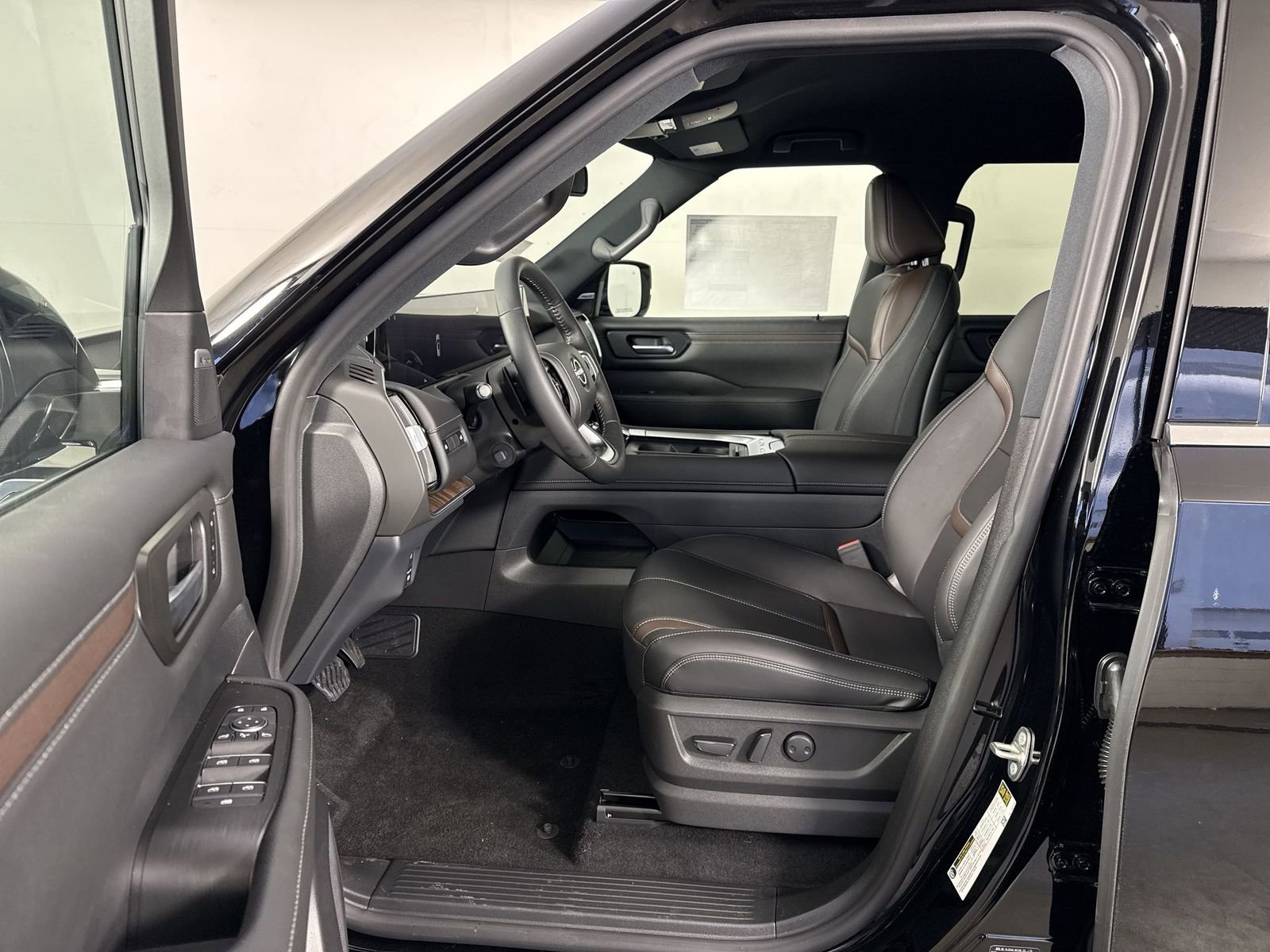 New 2026 Nissan Armada SL w/ Captain's Chari Seat Package AWD/4WD image 4