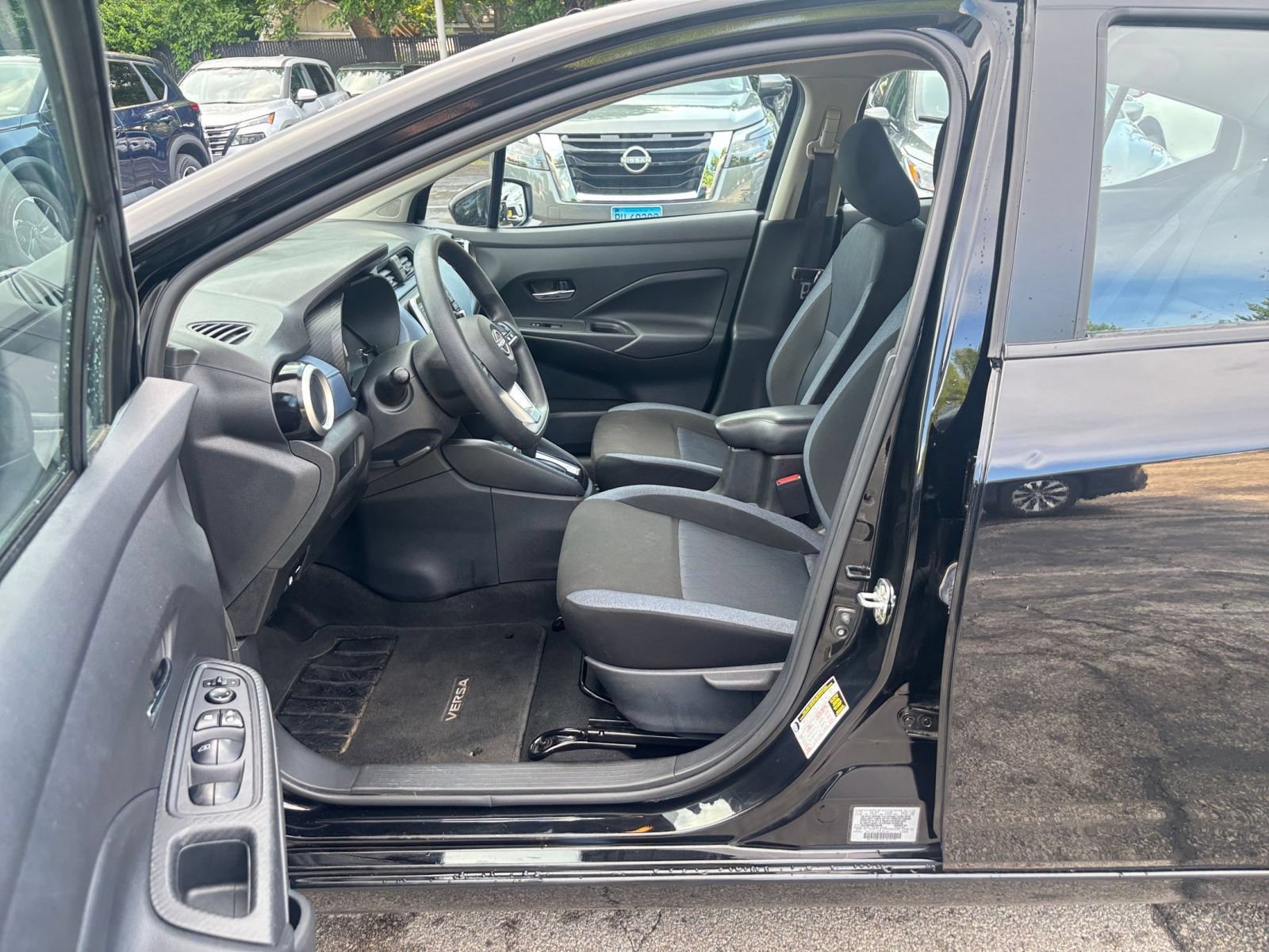 Used 2025 Nissan Versa SV FWD image 25