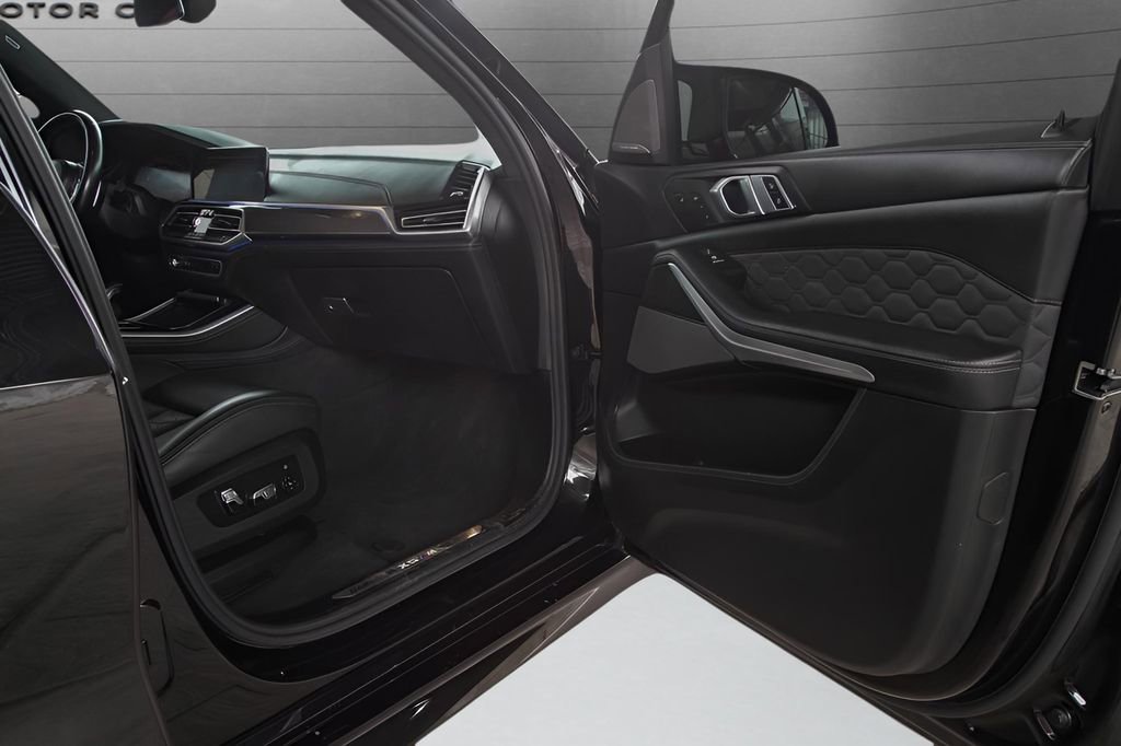 Used 2023 BMW X5 M w/ Executive Package image 38