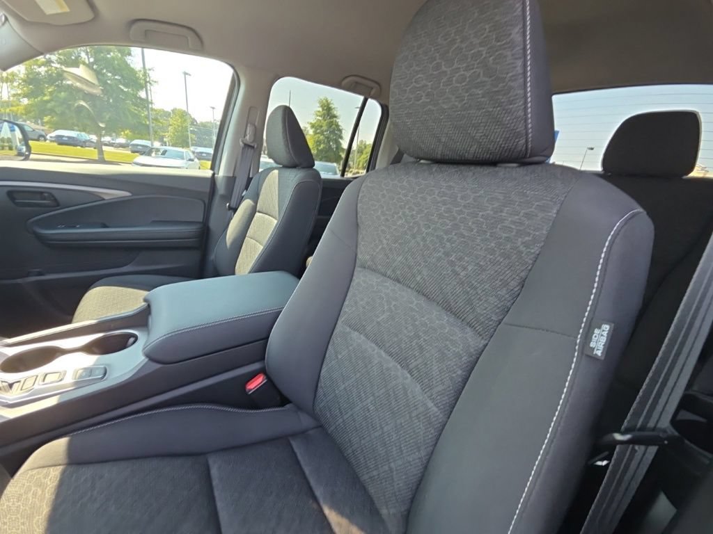 Used 2025 Honda Ridgeline Sport image 26