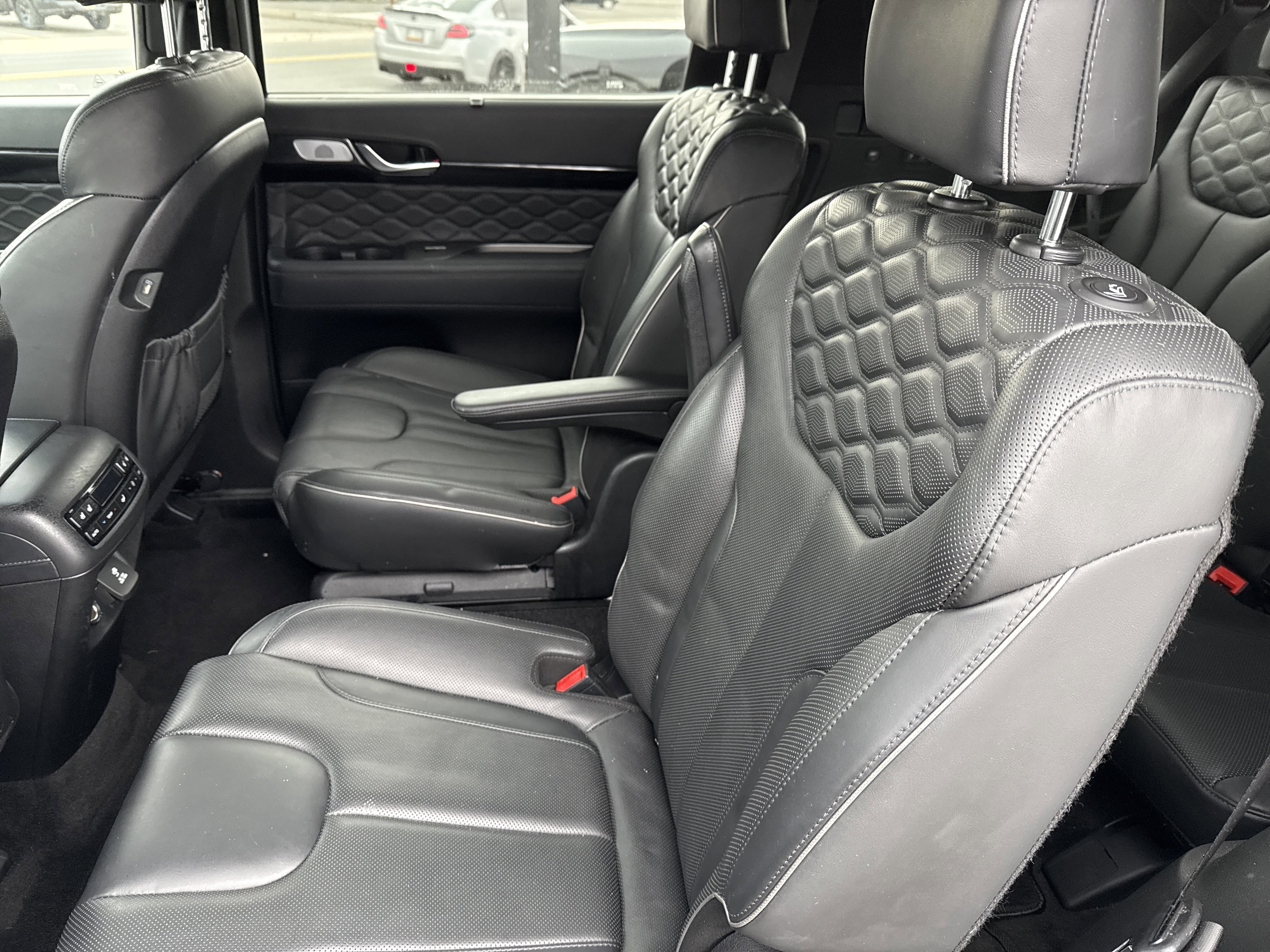 Used 2021 Hyundai Palisade Calligraphy image 13