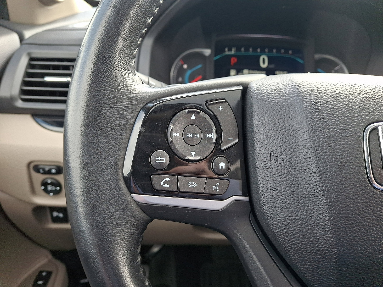 Used 2020 Honda Pilot Touring image 24